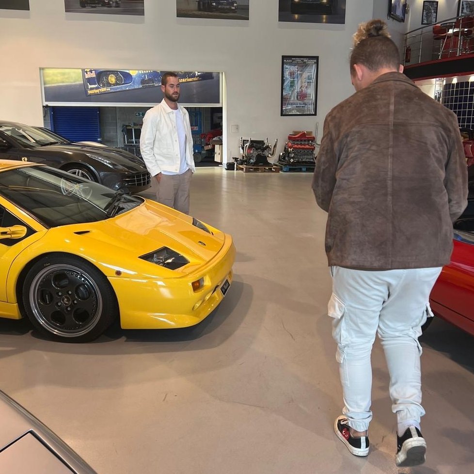 disrupt's tweet image. Another day, another shoot😉📽️

Today we entered the world of @TGE_LDNM and spent some time surrounded by some pretty incredible cars🤤

More amazing content on the way for our clients soon 🤩

#InfluencerMarketing #ClientContent