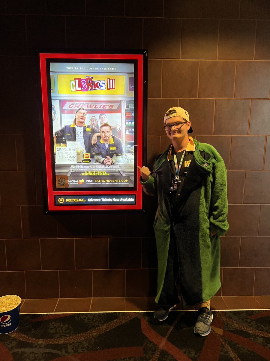 TPCSociety's tweet photo. An 18 year old from New Jersey trying to blatantly pander and ask @ThatKevinSmith to be in ‘The 4:30 Movie’, day 6:
Clerks 3 edition
#KevinSmith #The430Movie #Clerks #Clerks3 #ViewAskew #Smodcast #Smodco #ThatKevinSmithClub https://t.co/pOSBkVYOqR