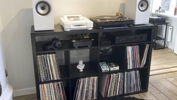 The SHM Ikea DJ furniture. That mixer is oddly placed 😂