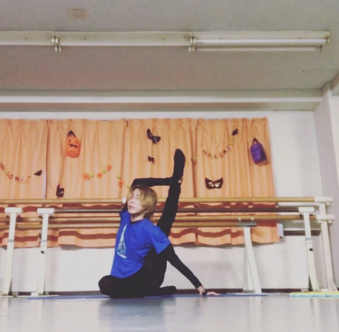 YoshichikaKugi's tweet photo. これはこれ☝️😄

#ポールダンス #ポールスポーツ #poledance #polesports #pdtrick 

#compasspose #suryayantraasana
#スーリヤヤントラアーサナ #日時計のポーズ

#supersoldier #supersoldierpose 

#hipopner 

 #ストレッチ #トレーニング #training #stretching #yoga #ヨガ https://t.co/O9FWMWA0fY