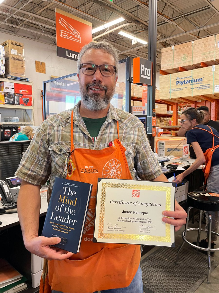 Congratulations to Derek and Jason for completing the In- Store Development Program. Keep inspiring others to drive our culture #NYACES <a href="/nyyroro/">Ro Rodriguez</a> <a href="/Tino_Longobardi/">Tino Longobardi</a> <a href="/0963SM_Charlie/">Charles Reiser</a>