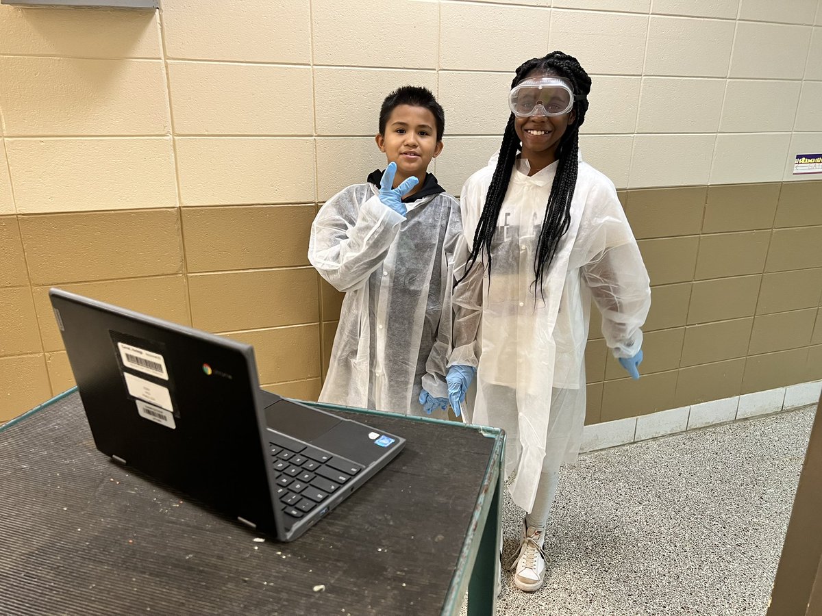 Laura Sicks tweet media