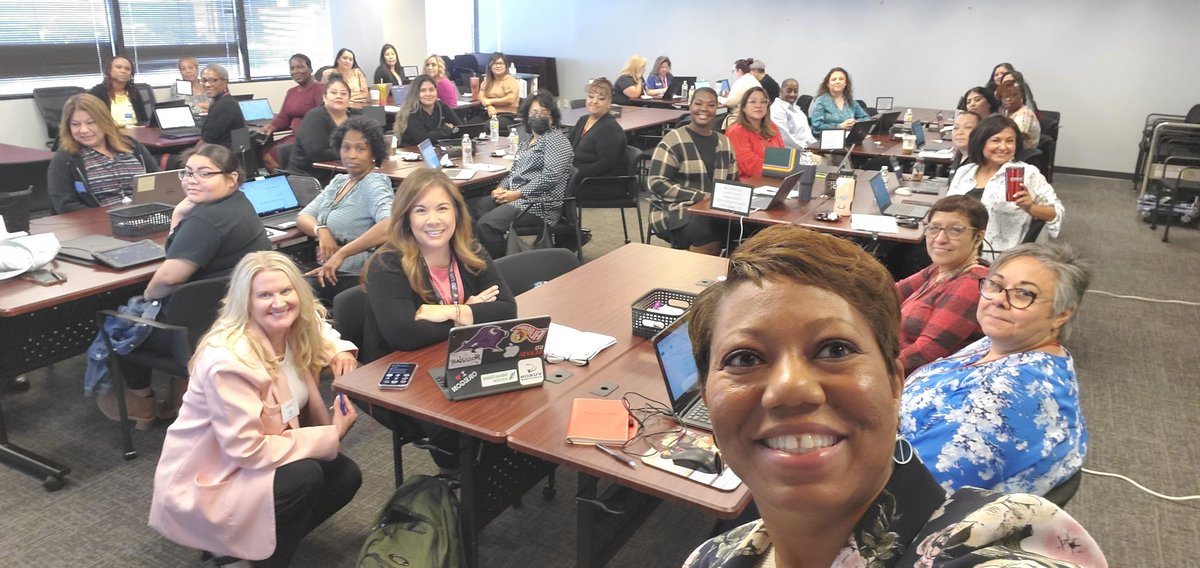 Star_enjoylife's tweet photo. @dallasschools Office Staff are ready to take a deep dive into the Core 4 Rubric and connecting it to their "Why"! 
#engage2learn #DISDCore4 @LucyElizondo123 @ShannonKBuerk https://t.co/lAFTZpgCnb