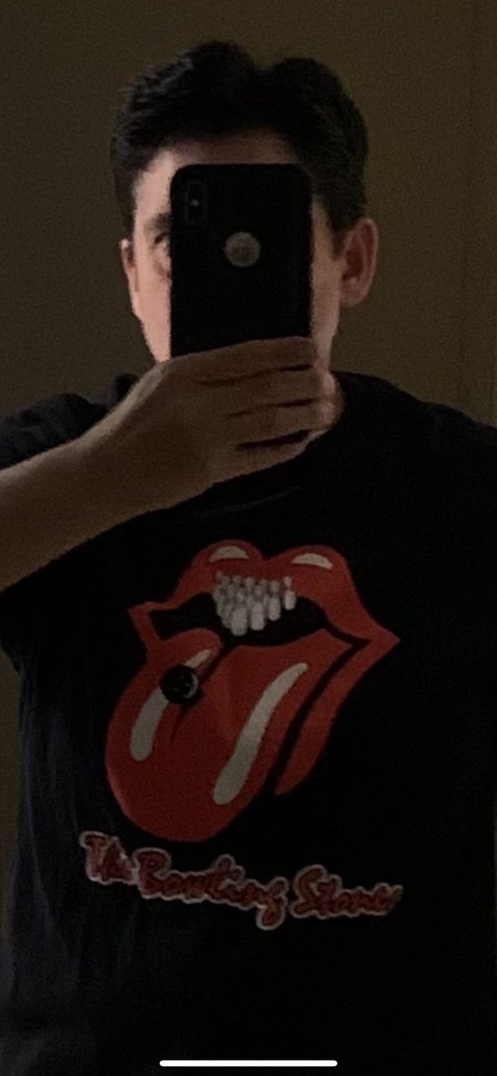 Malnpug's tweet photo. Good morning Twitter. Definitely not feeling it today. Sore AF. But I put the shirt on and I’m going to hope for the best. 🎳🙏🏻 🧡🤗✌🏻#nogutterballs #bowlingstones #tiedforfirst #wednesdayvibe https://t.co/gnp0zyvBiL