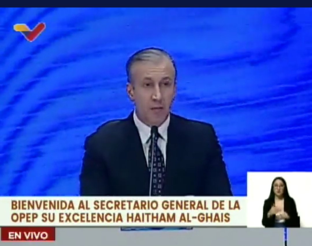 Johany_Vzla's tweet photo. Bienvenido a la Patria de Bolívar y Chávez 👏👏

Vicepresidente Sectorial de Economía y ministro de Petróleo @TareckPSUV extendió una cordial bienvenida al secretario general de la OPEP S.E Haitham Al Ghais. 

@marbelinares

#VenezuelaMultiproductiva https://t.co/W1Wd4hPkLY