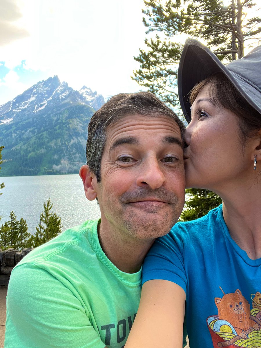 cathyshim's tweet photo. Your birthday is a day of light for me, I’m so thankful you were born today. Happiest of birthdays my fig, you deserve all the things, and then some ❤️ #RobertBenGarant https://t.co/gSOtqSKzUP