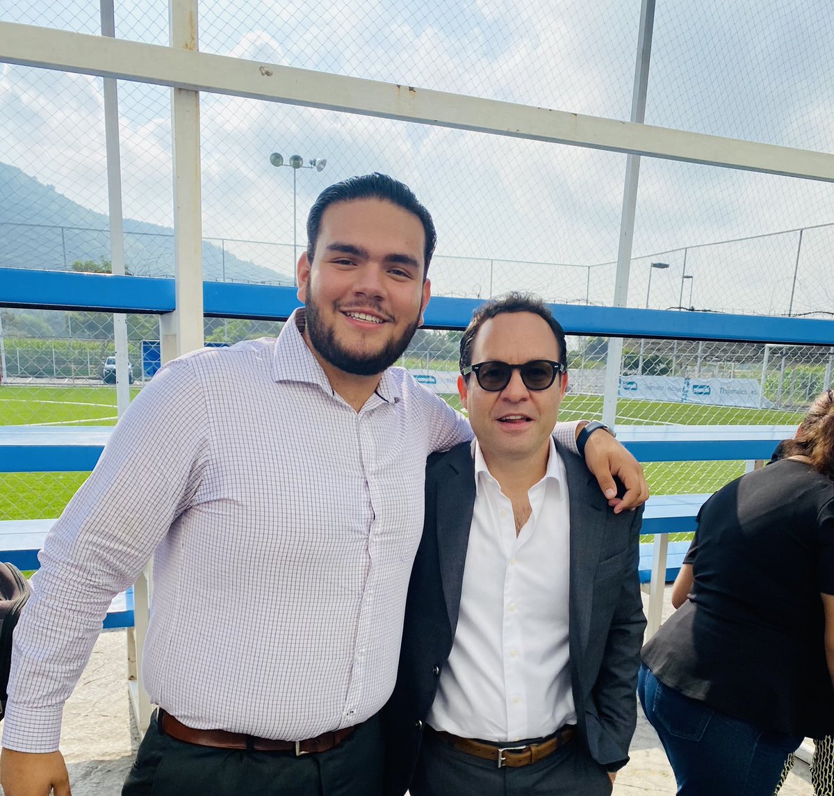ManuelVc00's tweet photo. Hoy en el cuarto informe, de @SalvadorZamoraZ, muchas felicidades. Es el ejemplo de los buenos gobiernos y la cuna de @MovCiudadanoMX  #MOVIMIENTOCIUDADANO https://t.co/HtfdBNbFxm