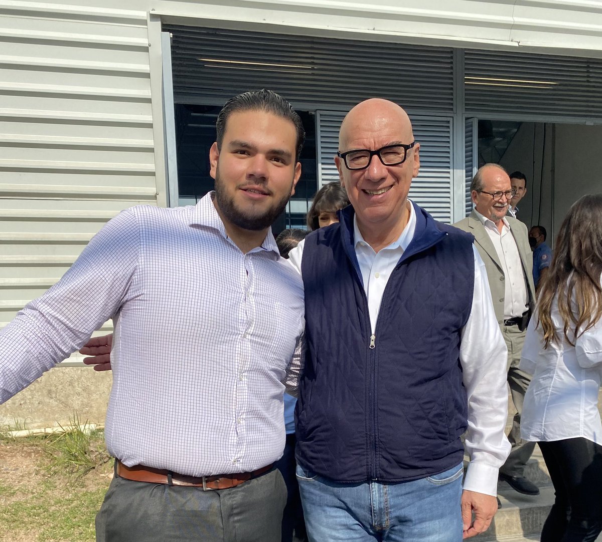 ManuelVc00's tweet photo. Hoy en el cuarto informe, de @SalvadorZamoraZ, muchas felicidades. Es el ejemplo de los buenos gobiernos y la cuna de @MovCiudadanoMX  #MOVIMIENTOCIUDADANO https://t.co/HtfdBNbFxm