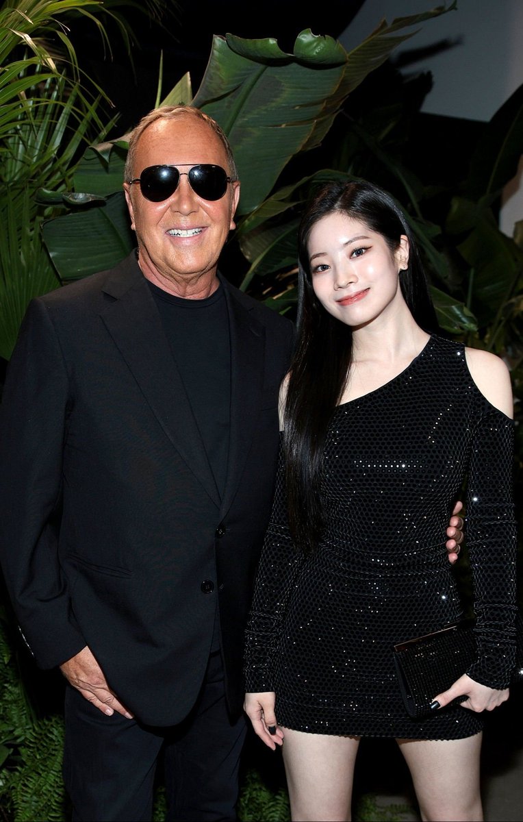 archivedkdh's tweet photo. Michael Kors with Dahyun https://t.co/juhalSI5QK