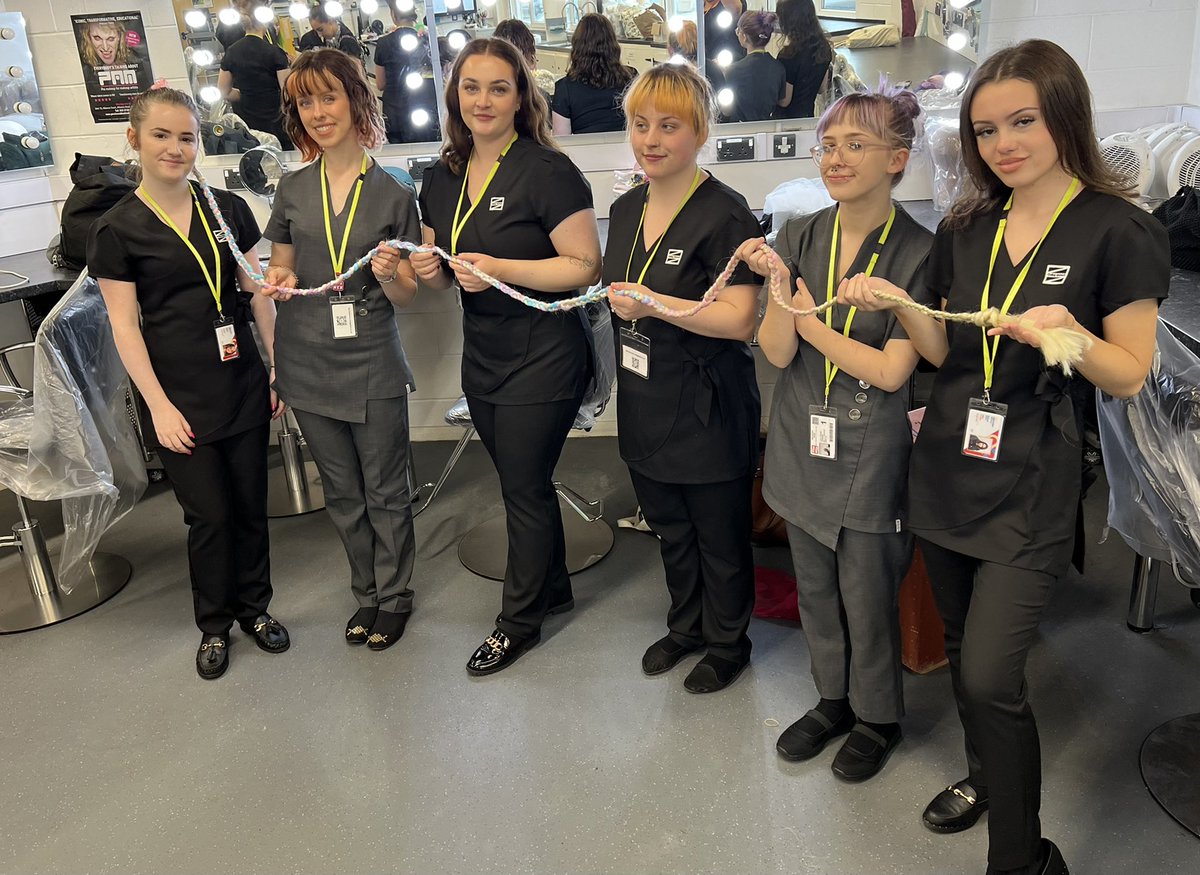 MediaMakeupPage's tweet photo. Fun session with the L3 Makeup learners @coleggwent, such brilliant energy &amp; teamwork!  Only 30 minutes to create the longest plait using a brand new technique🏆 Longest being 364cm which is as tall as an African elephant or 6 Golden retrievers one on top of another - da iawn! https://t.co/NQF6YohCN0