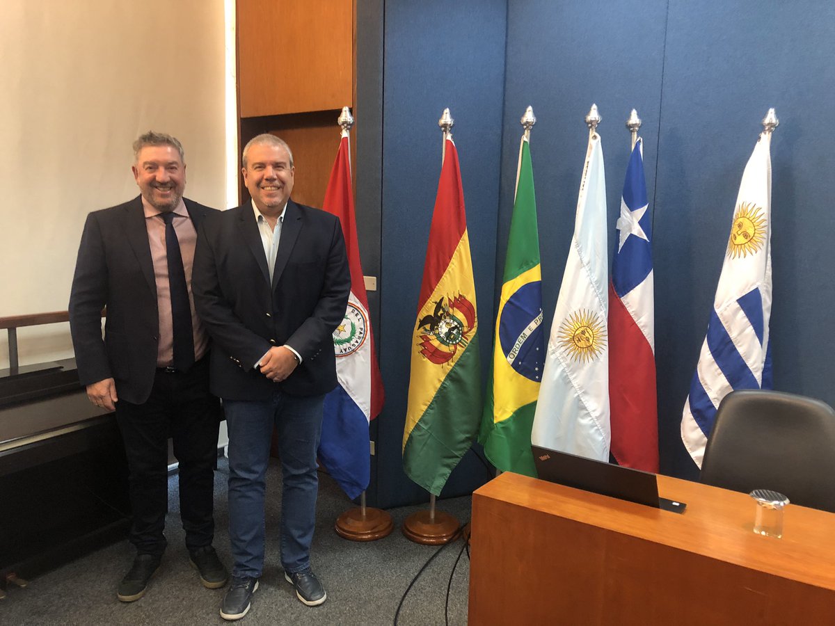 morivictorsl's tweet photo. En consejo directivo de @AUGMoficial representando a las Universidades Argentinas en la UNB (Brasilia). @UniBrass https://t.co/zNp3mW3lG0