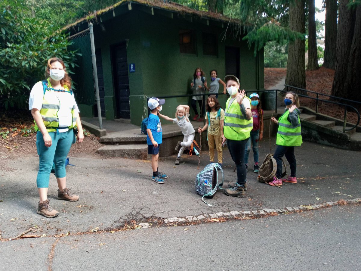 VennAcademyPDX's tweet photo. Walking back to Venn after trail clean-up at Marquam Park! https://t.co/ksBKXhj0K8