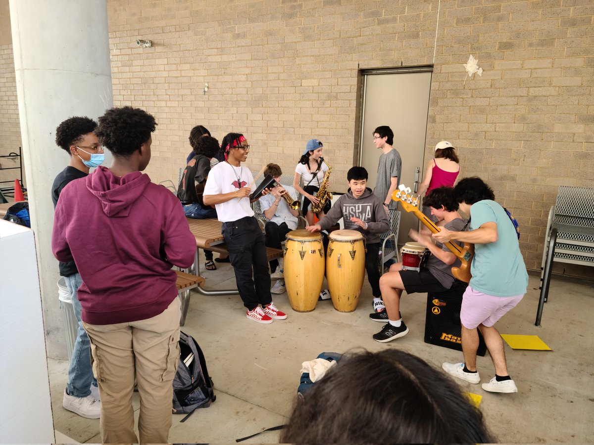 Priscilla Rivas tweet media