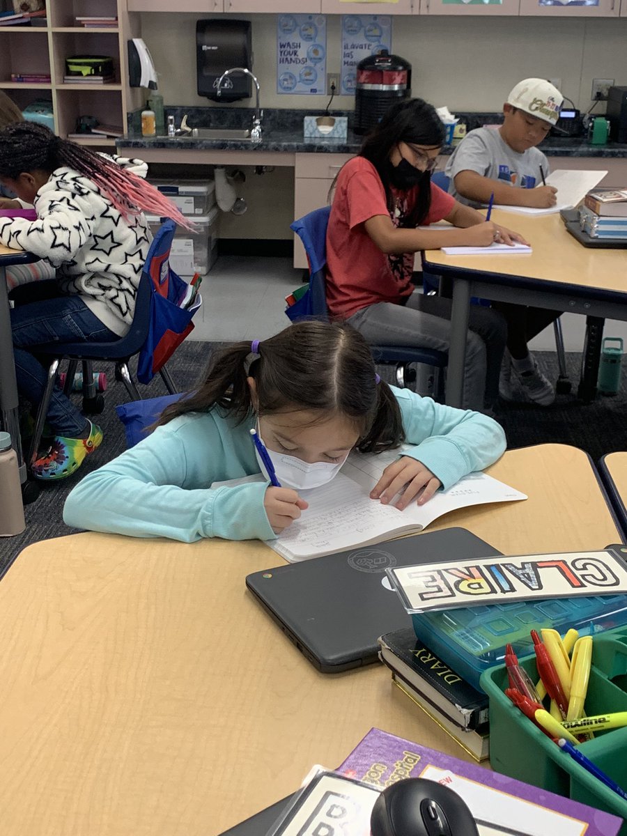 Introduced the kids to the random emoji paragraph today — they loved it!! 🎉🎉#mundyrocks <a href="/NMTimberwolves/">Mundy Elementary</a>