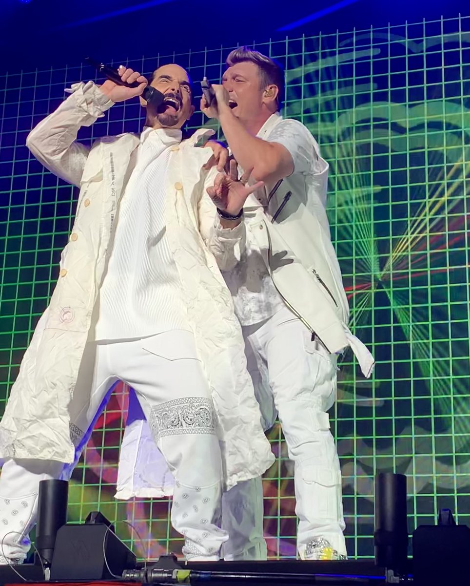 slane416's tweet photo. Wichita!! #BSBWorldTour2022 #bsbworldtour #bsbict @angela_edenloff  @nickcarter @aj_mclean @howied @kevinrichardson @brian_littrell @backstreetboys https://t.co/YmKq8XtF2X