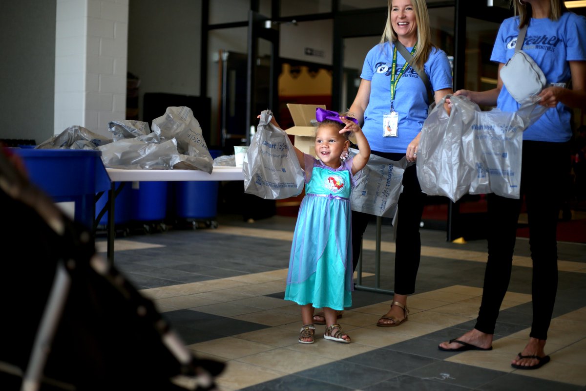 WSDinfo's tweet photo. Students across the WSD are settling into the school year with the supplies they need thanks to our 12th Annual Back to School Fair which helped get almost $10,000 worth of supplies into the hands of students who need them most. https://t.co/HrgvYKcMsQ. #first100daychecklist β https://t.co/lb91SDWSb5