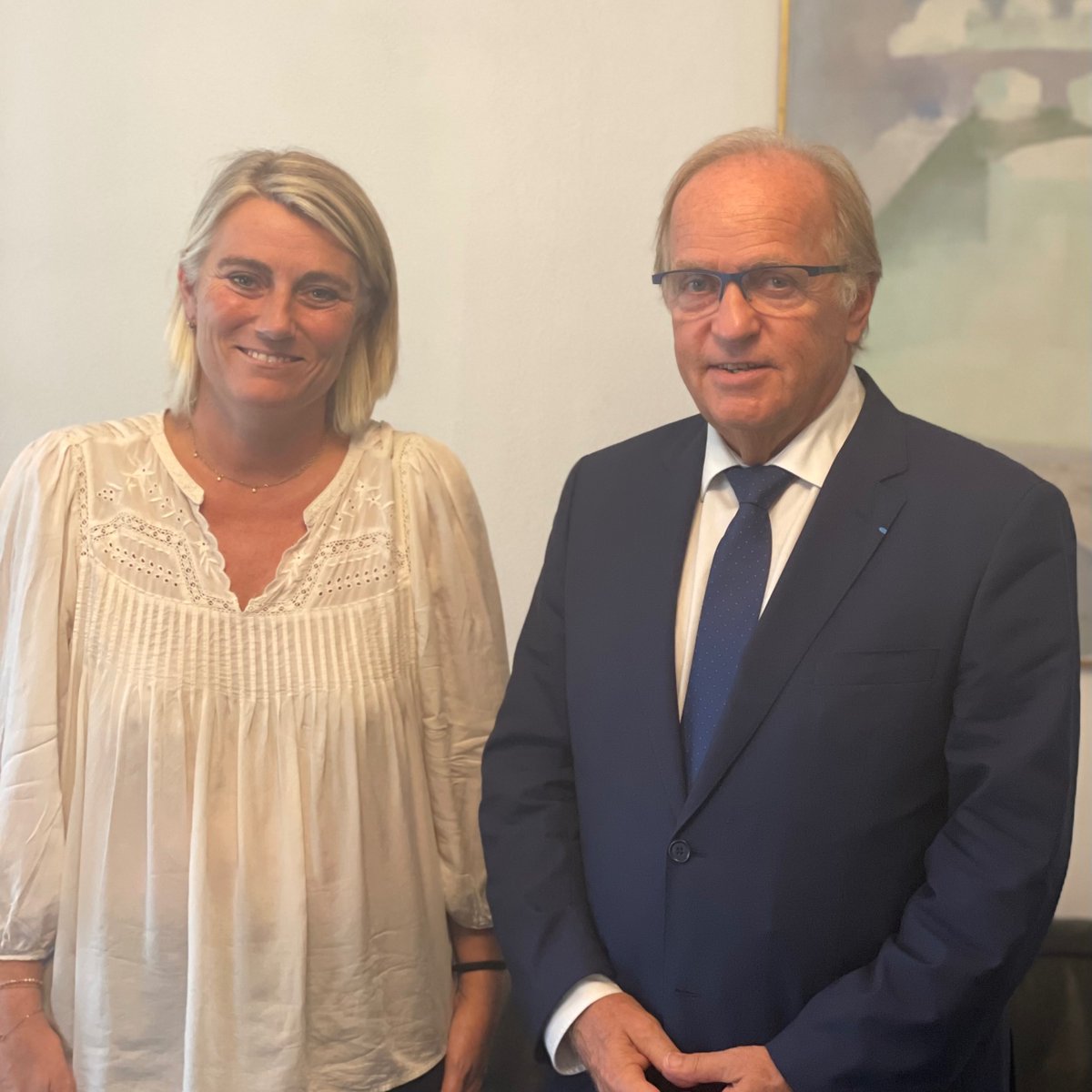 stephanie_rist's tweet photo. On avance avec l'Ordre des Médecins (@ordre_medecins) sur le partage d'activités entre professionnels de santé dans le cadre d'un parcours de soins coordonnés. Merci au Président F. Arnault pour ces échanges. https://t.co/0DVk0RRyyw