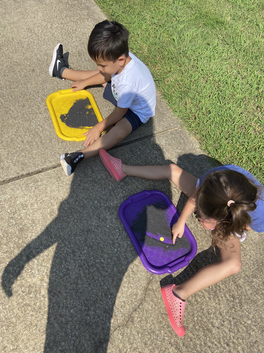 FaucettVestavia's tweet photo. Pre-K students are using magic sand outside to support their learning! #multisensoryapproach #LeadersLearn https://t.co/VzZZlr6rCL