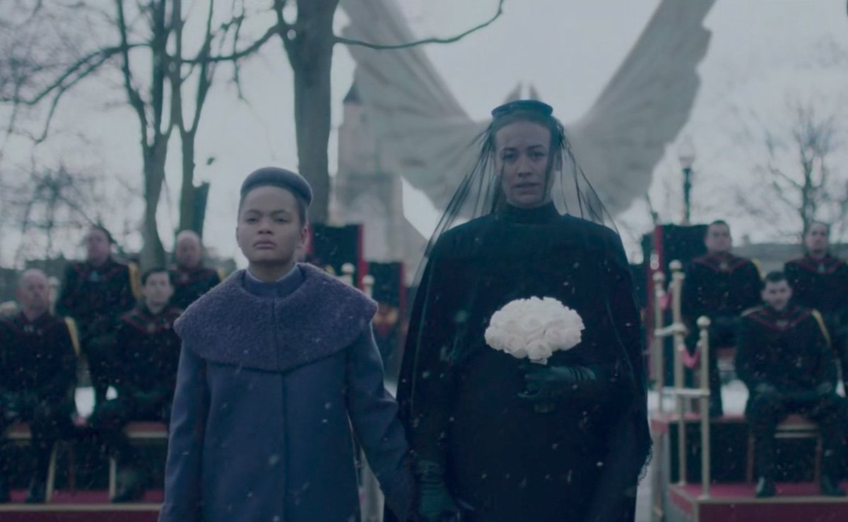 gamorashex's tweet image. THE PAIN THIS CAUSED…serena really said “oh you want war” 
#TheHandmaidsTale #HandmaidsTale