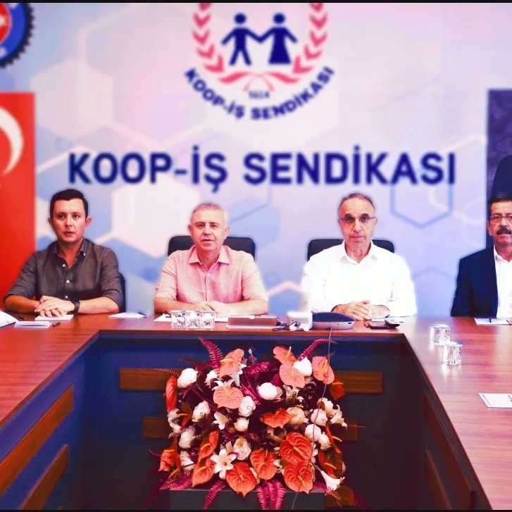 mebiscihaber's tweet photo. #12Ay #ResenEmeklilik ve #Tayin için "tüm gücümüzle" destek vereceğiz
@KOOPISSENDIKASI @alemdareyup @metinguney10 @muratturkekul @osman07aksoy
#meb #geciciisci #12Ay https://t.co/uMA8pcTIU0