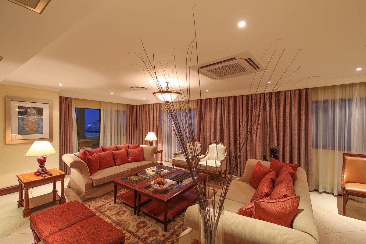 Living the suite life!

Next destination?

#serenakigali #kigali #visitrwanda #room #luxury #explorepage #culture