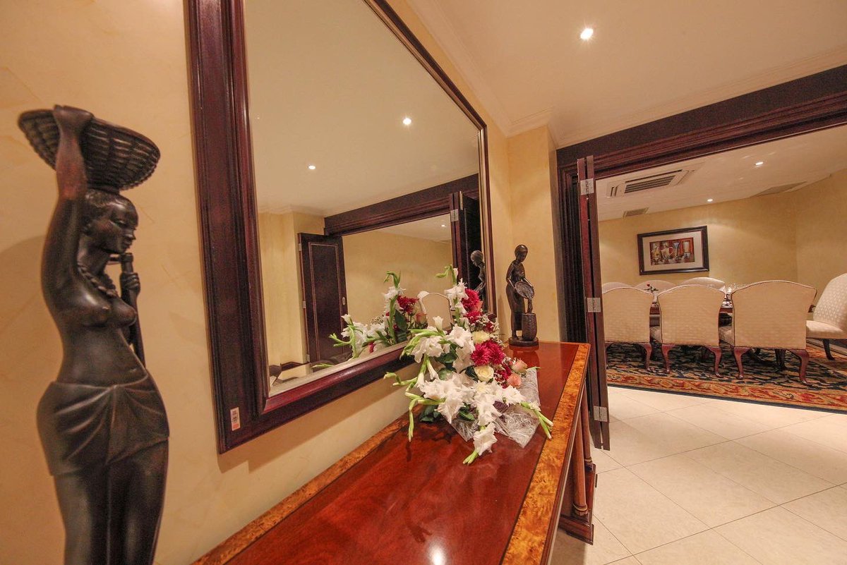 kigaliserena's tweet photo. Living the suite life!

Next destination?

#serenakigali #kigali #visitrwanda #room #luxury #explorepage #culture https://t.co/hBGtSDt1dA