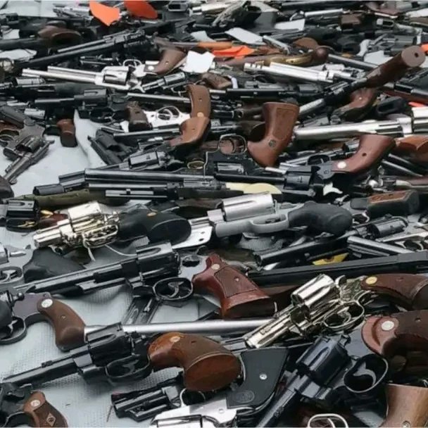 josephinealabi's tweet photo. Let's Advocate Collectively to End Gun Violence and Silence the Guns! We must keep engaging on Small Arms and Light Weapons (SALW) crucial issues! #BeTheChange #AimTheChange #Peace #Security https://t.co/tOVkxSIiBX