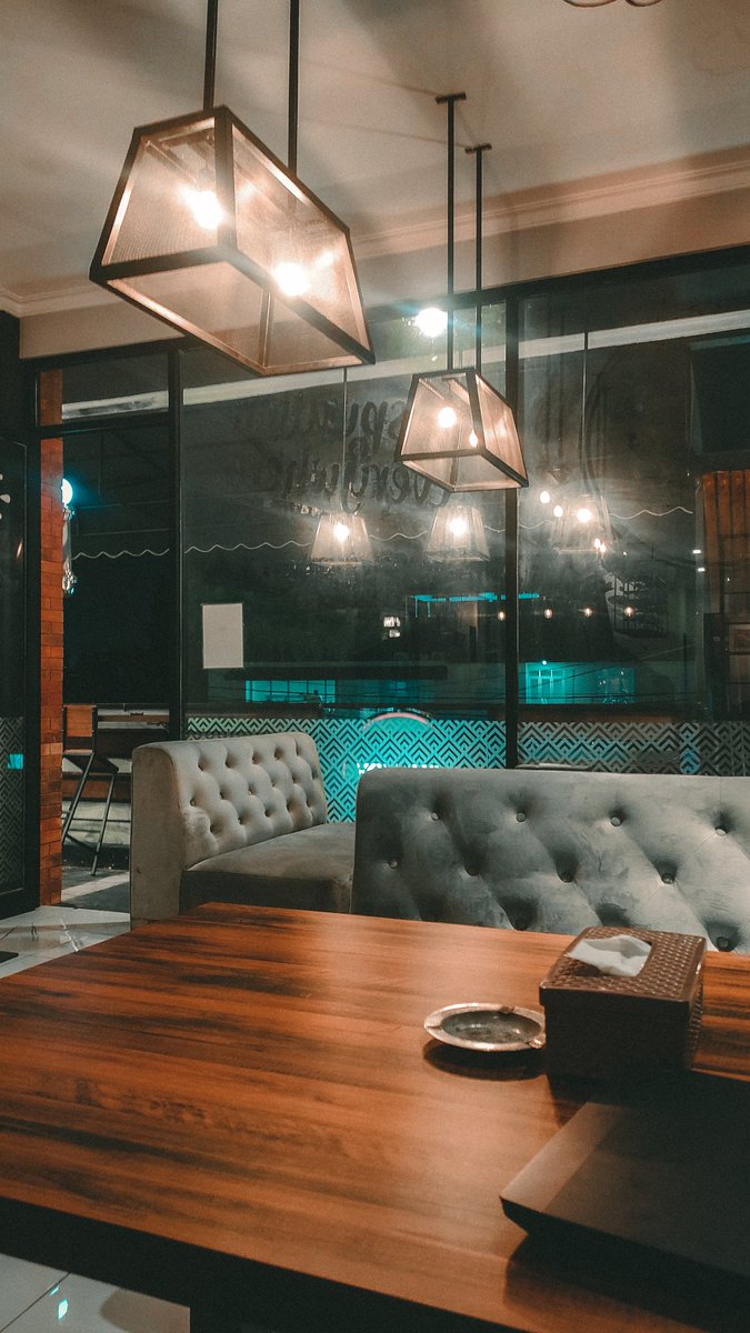 oydnana's tweet photo. Cozy place in North Kemang. Affordable price, good coffee, and many variants of snacks.
📍Java Coffee, Kemang Utara Jaksel.
#kuliner #cafe #cafehunter #tempatnongkrong #tempatngopi #kopi #ngopi #nongkrong https://t.co/LX8iUvqmCz