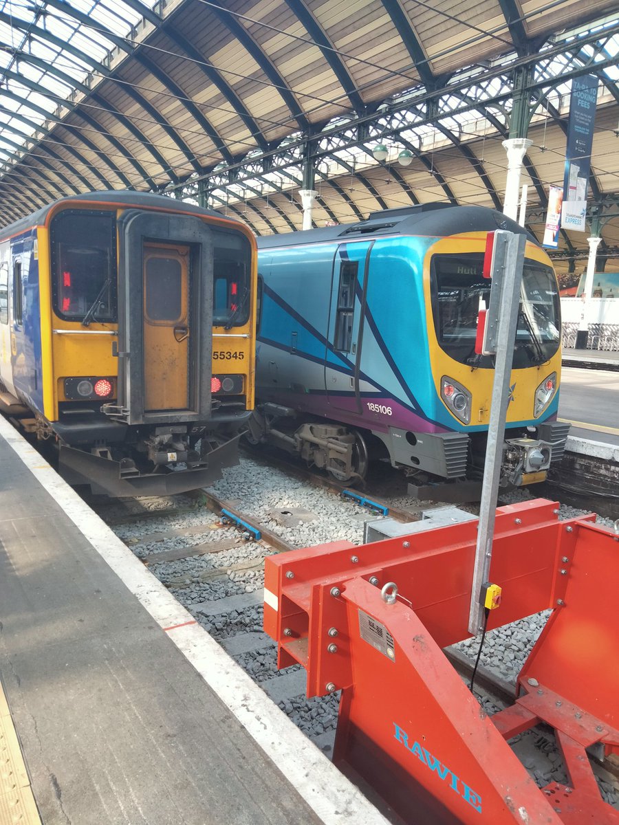 Harrod15S's tweet image. Northern 155345 &amp;amp; Trans Pennine Express 185106 standing at Hull station this lunchtime
#class155 #class185 #trains #hullstation #tpe #northern