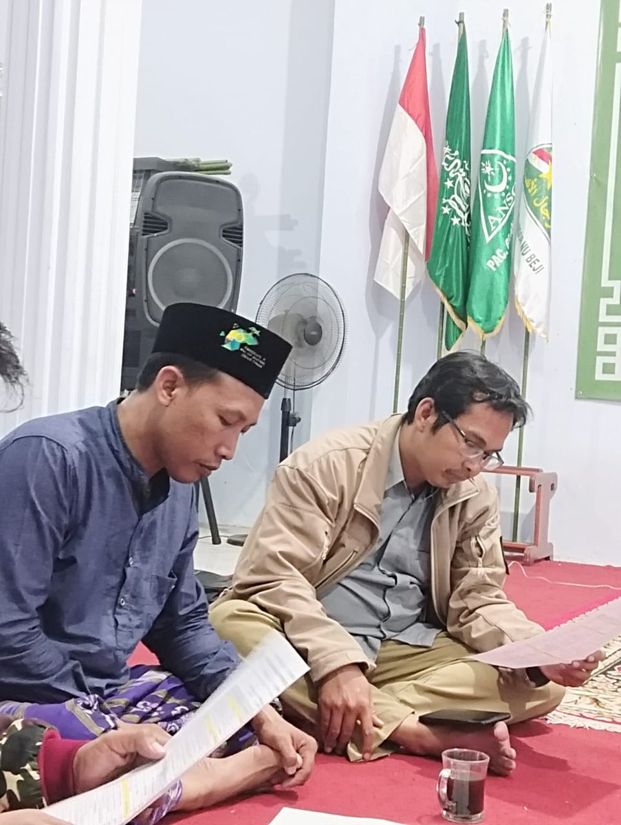 imamnahrowiswe1's tweet photo. Hasan Ubaidillah, S.Pd
Sekretaris PC GP Ansor Bangil
Menghadiri Rapat Koordinasi Persiapan Diklatsar III Satkoryon Banser PAC GP ANSOR Beji
@HasanUbaidilla3 @ansorbangilcen1 @BangilAnsor
#SpiritiBaruAnsorBeji
#SpiritBaruAnsorJatim
#Ansor #Banser #banser #bangil https://t.co/A2Q9SVbvsq