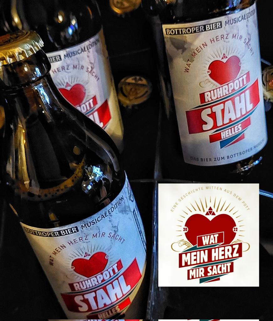 BottroperBier's tweet photo. Natürlich wird den Musical-Fans auch eine passende kulinarische Seite geboten, die zu Bottrop perfekt passt. Neben der Wurst vom @imbisamtetraeder gibt's die Musical-Edition unserer Biere. 
Mehr Infos unter: https://t.co/Zv5rtpax53
#bottropmusical #watmeinherzmirsacht https://t.co/uBe9lzKjT4