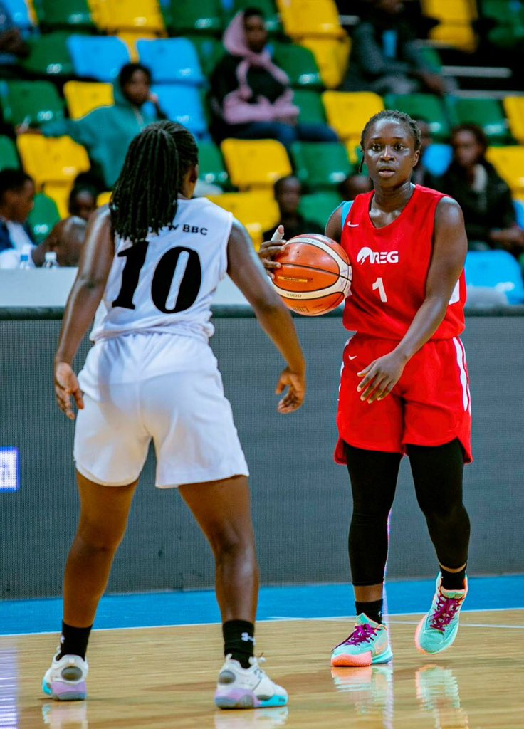 ferwabaRW's tweet photo. #RBLPLAYOFFSFINALS22
GAME 4
END OF 3rd Q
A 10 point Lead for @regwomenbbc
(1) #APRWBBC 45-55 #REGWBBC (2)
Watch the game live on
https://t.co/ASukl782aW…
#RBL https://t.co/i9nt5eFzbw