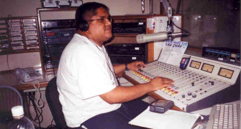 audiorocksonora's tweet photo. ¡Mira que hermoso me veo! #DíaDelLocutor 🤭🎙😵🎉 #1999 📻 @libera_radio @Radio_SonoraFM #AudioROCK 🔌 https://t.co/xbfgDvSFvU