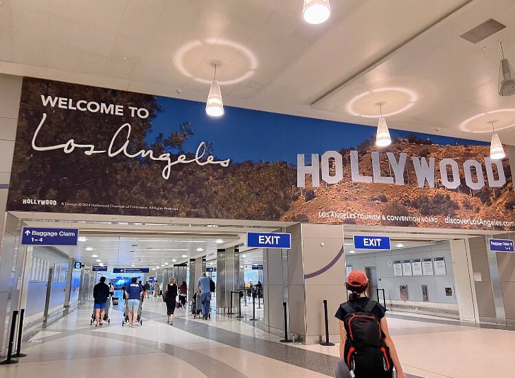 Koharu8527's tweet photo. After more than ten hours of flight time, we finally landed in Los Angeles, USA
This is also very happy and stressful
But after waiting for a long time to go out, I always need to wait for customs inspection, now it is safe!
Looking forward to the trip to Los Angeles and Boston~ https://t.co/uKmnGITeym