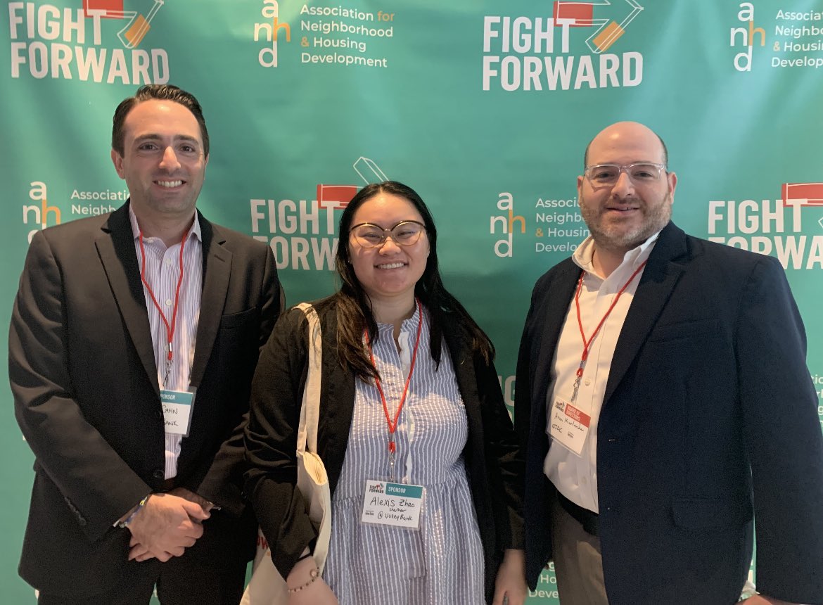 GJDCPrez's tweet photo. Our Director of Business Services Group Aron Kurlander pictured with the @ValleyBank Corporate Responsibility Team at the @ANHDNYC conference Fight Forward #buildingcommunitypower #valleycares https://t.co/gGjms3GTJk