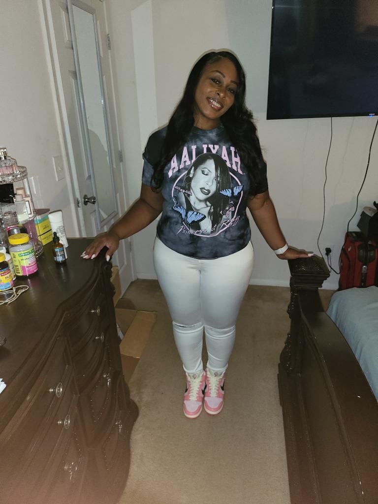 huney_Tee's tweet photo. She ready https://t.co/voa0eZAh5W