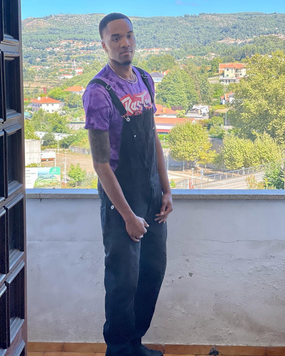 kingasaurous's tweet photo. Birthday Post 🎉 Another year and I still out here grinding “Never falling off the mere notion is preposterous”  

cashapp: @ragasaurous for birthday donations lol @ Paredes de Coura, Portugal https://t.co/IdP00KreKH