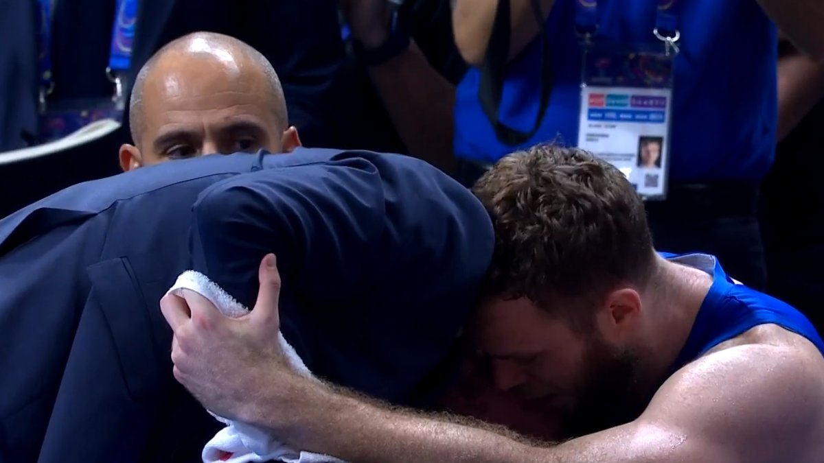 Gianmarco Pozzeco and Nicolo Melli are an example of a perfect coach-player relationship 🇮🇹🙌