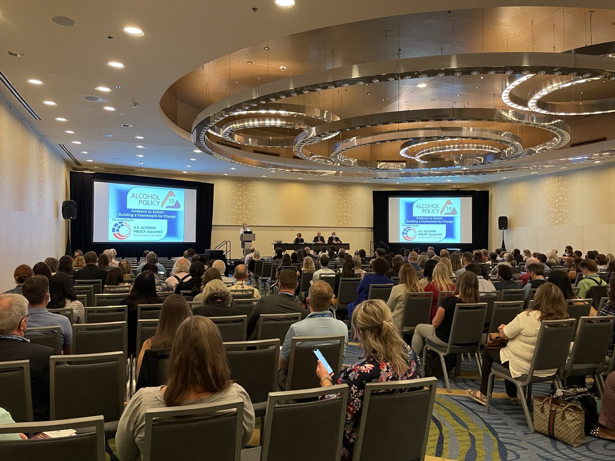 SamanthaKaron's tweet photo. So happy to be here to see my amazing mentor @asparks416 kicking off the opening session of #alcoholpolicy19 @USAlcoholPolicy 🥳🥰 https://t.co/2DKiqwJygz