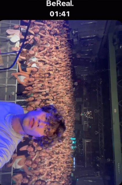 BestBeReal's tweet photo. #BeReal Scene during a preformance with Jeremias https://t.co/ENuRGBqT52