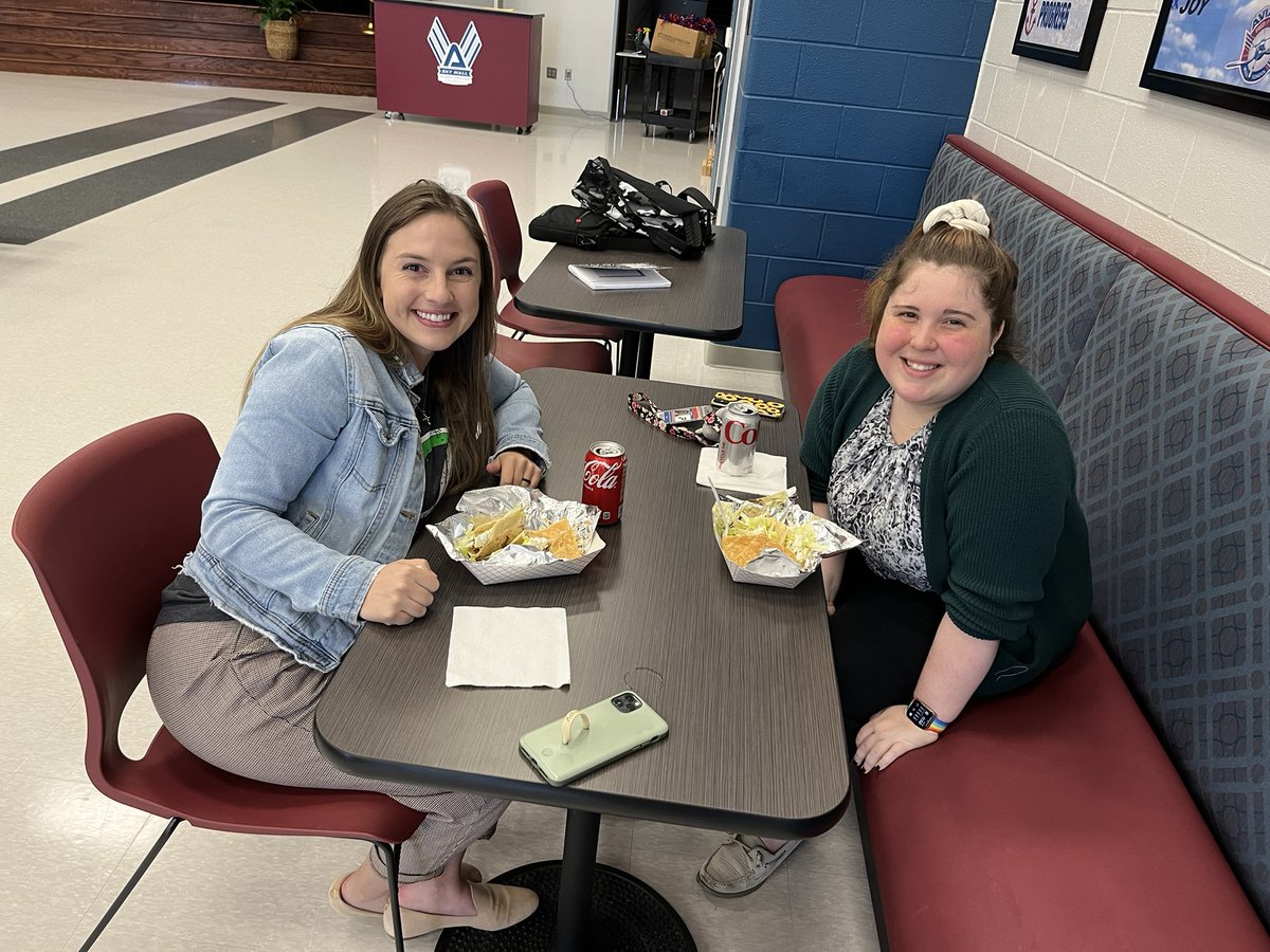 erinmcb89's tweet photo. Staff at @FredRobertsMS got to enjoy a delicious lunch today from  @MoonRoosterHTX for our first food truck of the year! https://t.co/Gm5EmZ2K4r