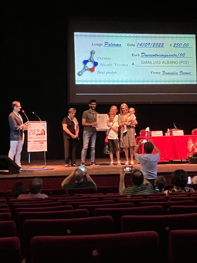 LorenzoDiBari6's tweet photo. @GianluigiAlbano riceve il premio per miglior poster #cdco2022 https://t.co/AcuKtBHm5v