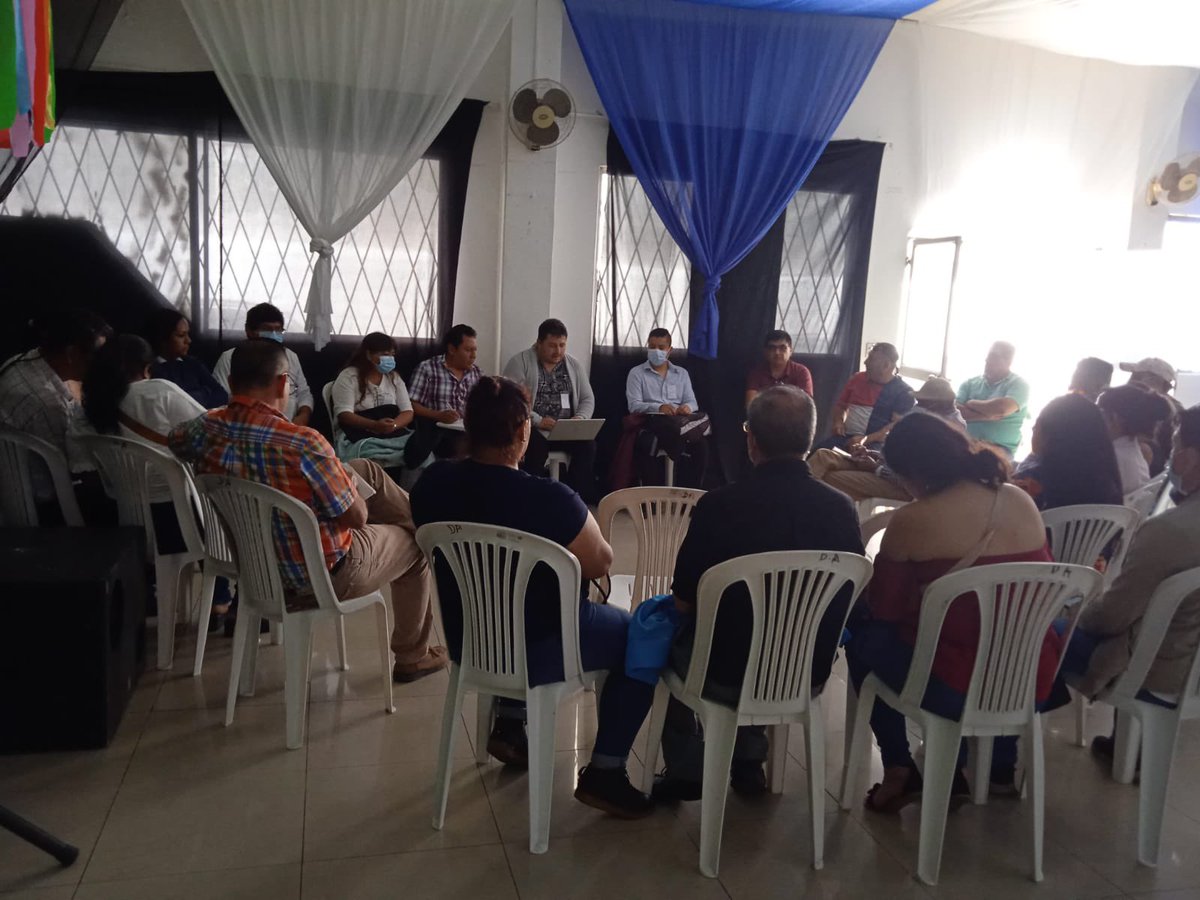 DrMartinezPablo's tweet photo. La mejor forma de fortalecer un sistema  de salud es trabajar con las bases con los profesionales de salud @Reaccion_Ec @asecmefaunidos7 @DrMartinezPablo @EnClavePolitik @Presidencia_Ec @AnsSalud @redaccionmedica https://t.co/LSL1BRb1Cc