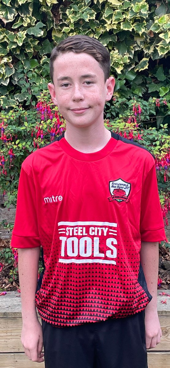 errju14's tweet photo. #12 Ollie 
One of the quiet ones of the team but what a player,he is a box to box midfielder who has a good engine on him,loves a goal from outside the box.
#meettheplayers https://t.co/HFduD0oR9V