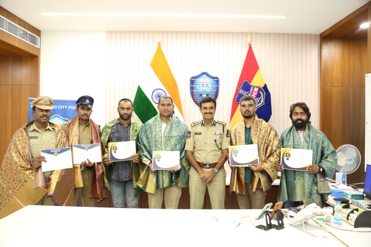 Today we honoured the courage of brave police officers Tukaram Gate Detective Inspector,A.Anjineyulu &amp; Market PS constable,A.Rakesh &amp; 4 civilians who never flinched in the face of danger while rescuing the trapped occupants in the fire mishap at the Ruby Pride hotel, Secunderabad