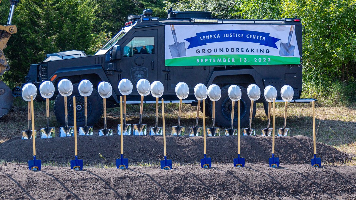 cityoflenexa's tweet photo. One new facility &amp; countless community benefits. Yesterday, City leaders, staff &amp; members of the community broke ground on the new Lenexa Justice Center. 

Learn how this facility will better serve you, our community and our @LenexaPolice officers ➡️ https://t.co/qvERo5XepJ. https://t.co/TwTCuFTvZu