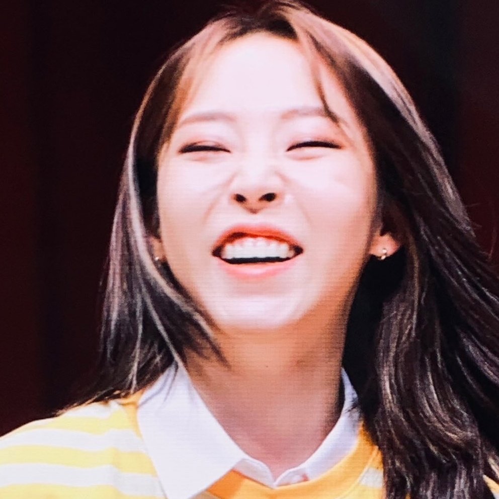 btsmoofeed's tweet photo. #moonbyul and #jungkook's nose scrunch smiles https://t.co/iWLEAhgQ1o