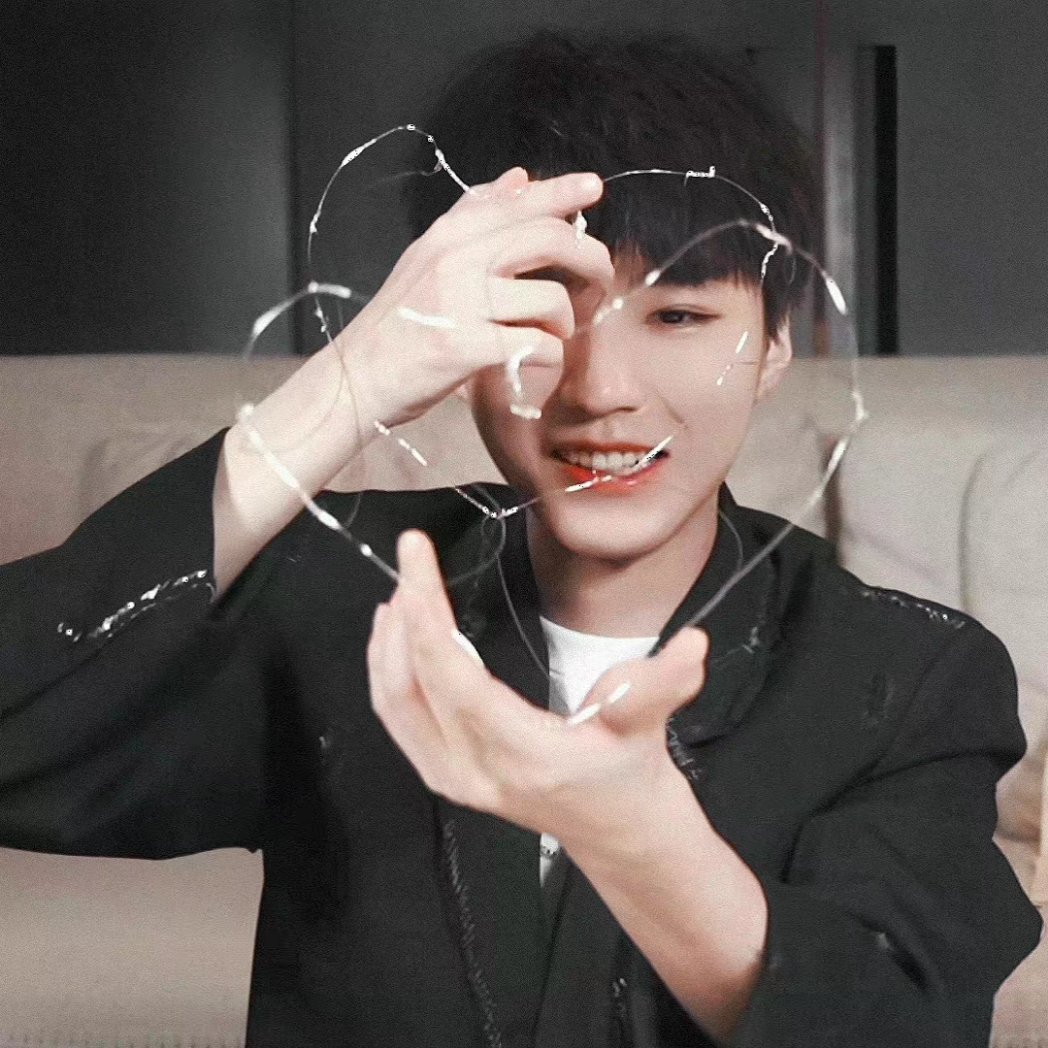 UniqueKarry's tweet photo. 王俊凯在向你发射爱心biubiubiu💙
#王俊凯 #王俊凱 #karrywang #ワンジュンカイ #왕준개 #หวังจวิ้นข่าย #VươngTuấnKhải #断桥 #Thefallenbridge https://t.co/HaApgtw1vO