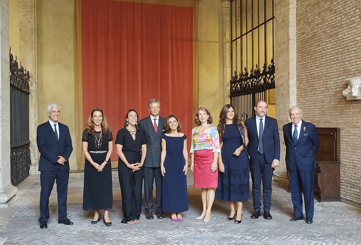 Il #PremioLetterario #Ambasciatori presso la #SantaSede 📚, terza edizione, assegnato a #PalazzoBorromeo da Amb. Di Nitto e <a href="/avalkenburg/">eXit</a> a #FaustaSperanza per il libro “#Ilsensodellasete. L’#acqua tra geopolitica, diritti, arte e spiritualità” (<a href="/infinitoed/">Infinito edizioni</a> ) <a href="/vaticannews_it/">Vatican News</a>