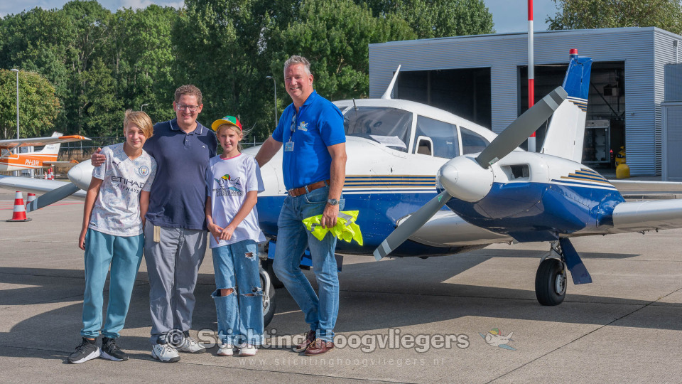 Hoogvliegers's tweet photo. We hebben er weer 67 Hoogvliegers bij vanaf Lelystad Airport! Check nu alle foto's 

https://t.co/VQLODQBy7j

#hoogvliegersdag #hoogvliegers #goeddoel #pilootvoor1dag https://t.co/eNvPDkCPJ4